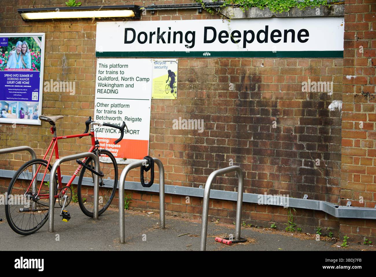 Deepdene sign hi-res stock photography and images - Alamy