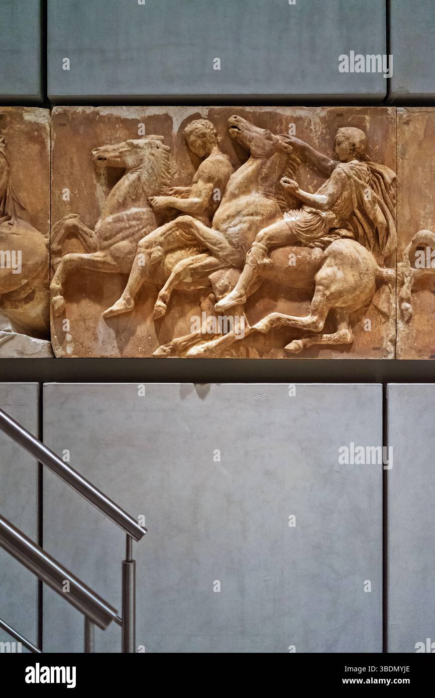 Parthenon frieze horse hi-res stock photography and images