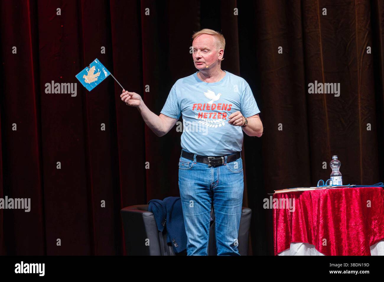 Uwe Steimle Live Mit Dem Comedy Programm Gesichert Unbequem In Der Uwe Steimle Live Mit Dem Comedy Programm Gesichert Unbequem In Der