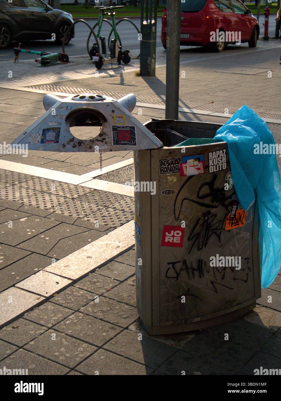 KOZIK TRASH CAN SCHOOL シルクスクリーンポスター KOZIK TRASH CAN SCHOOL シルクスクリーンポスター KOZIK TRASH