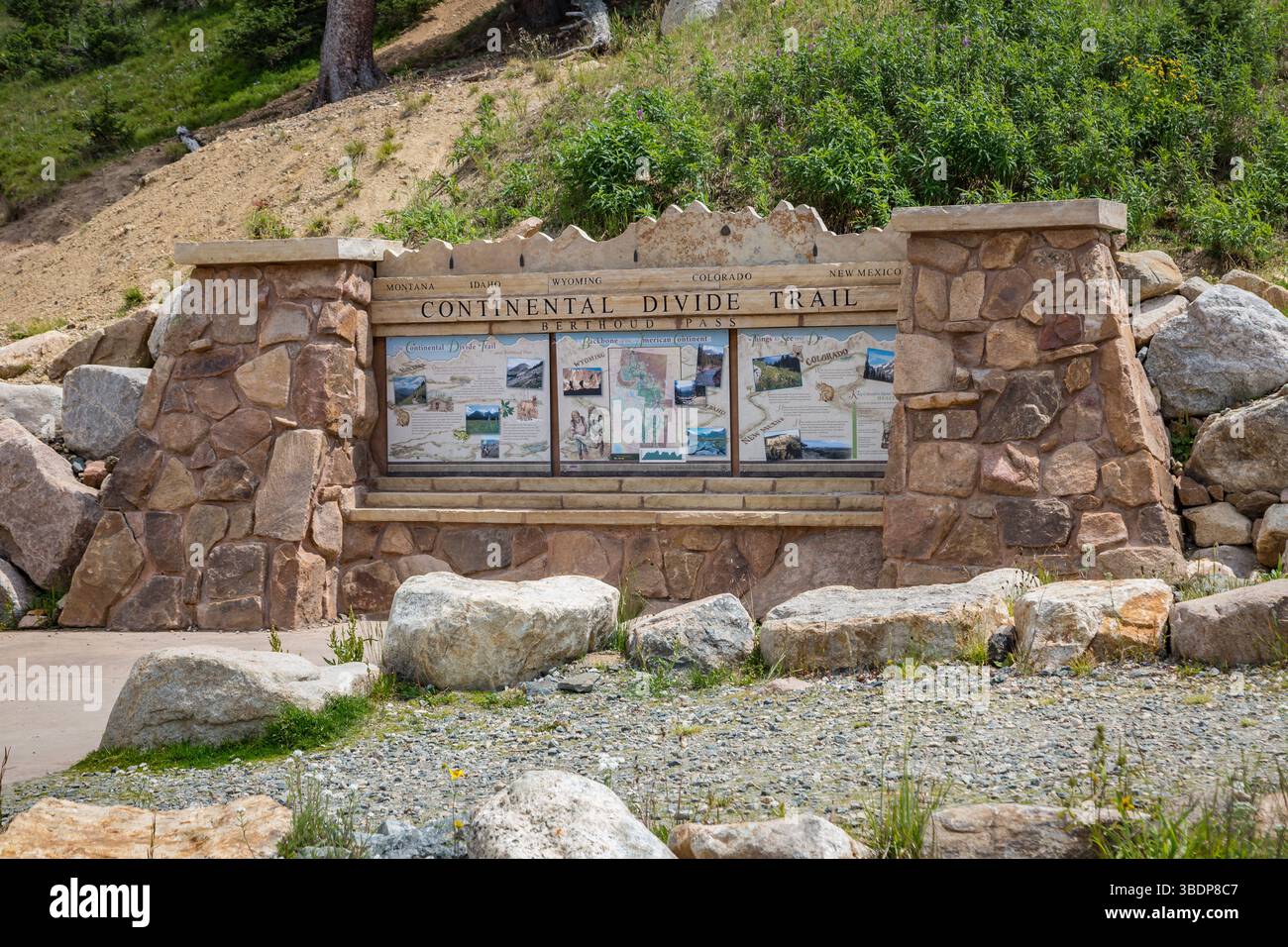 Continental divide map usa hi res - Sign With Information About The Continental Divide Trail At Berthoud Pass In The Rocky Mountains Of Colorado 3BDP8C7