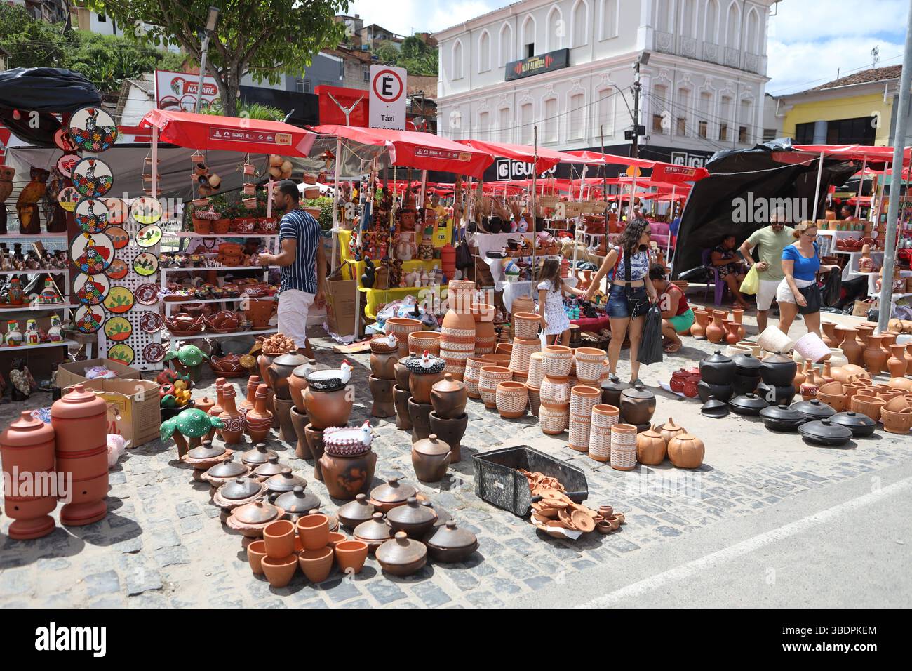feira dos caxixis in Bahia nazare, bahia, brazil - april 19, 2025: view of ceramics for sale during the Feira dos Caxixis in the city of Nazare, in th Stock Photo