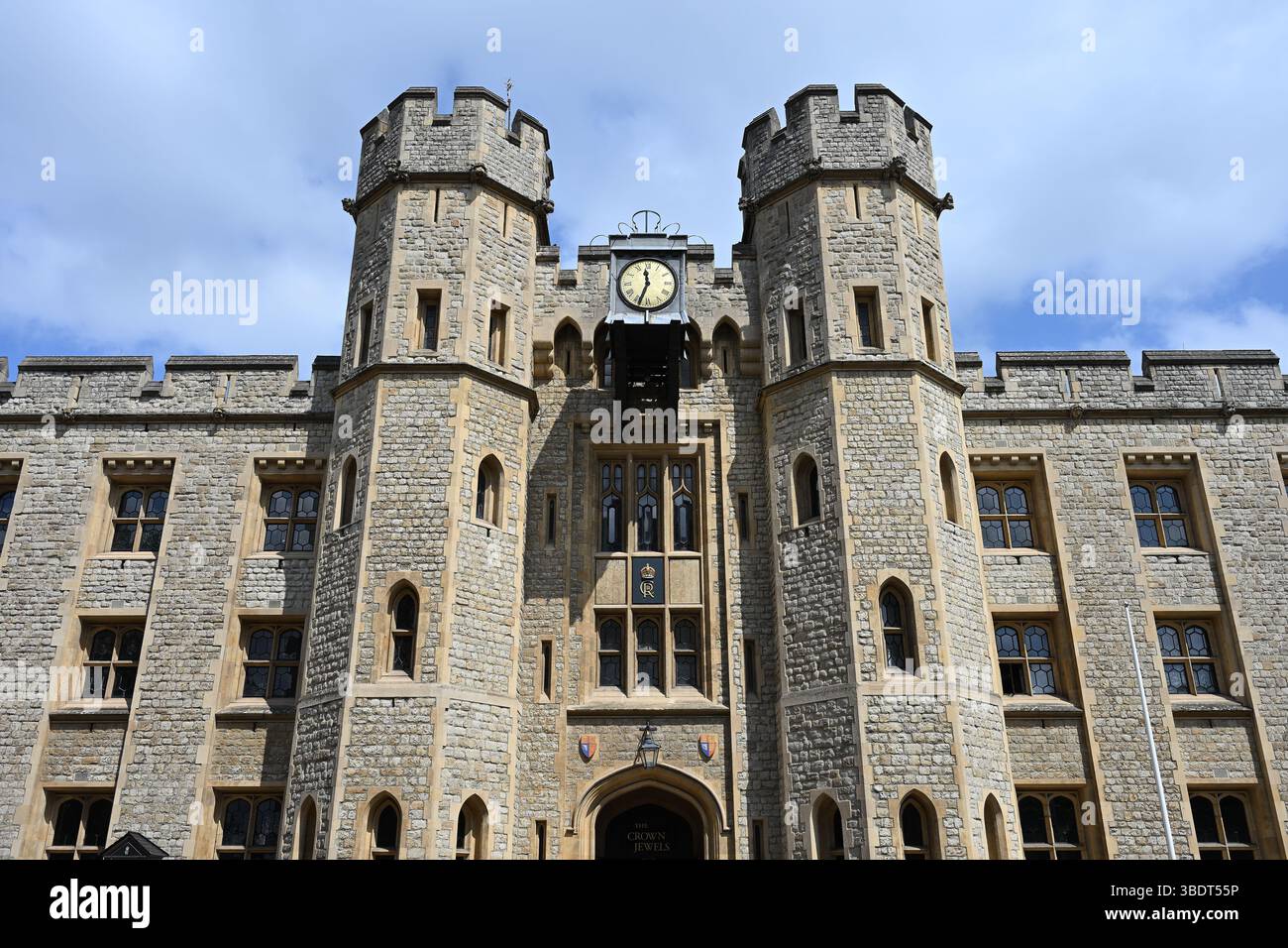 Waterloo Block that hold the Crown Jewels inside The Tower of London ...