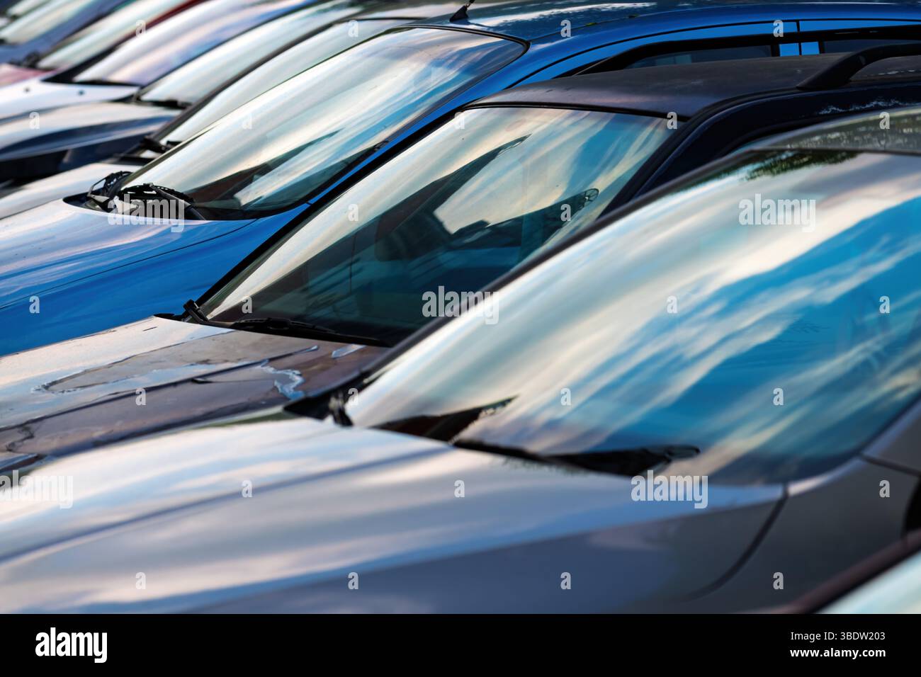Old cars for sale hi-res stock photography and images - Alamy