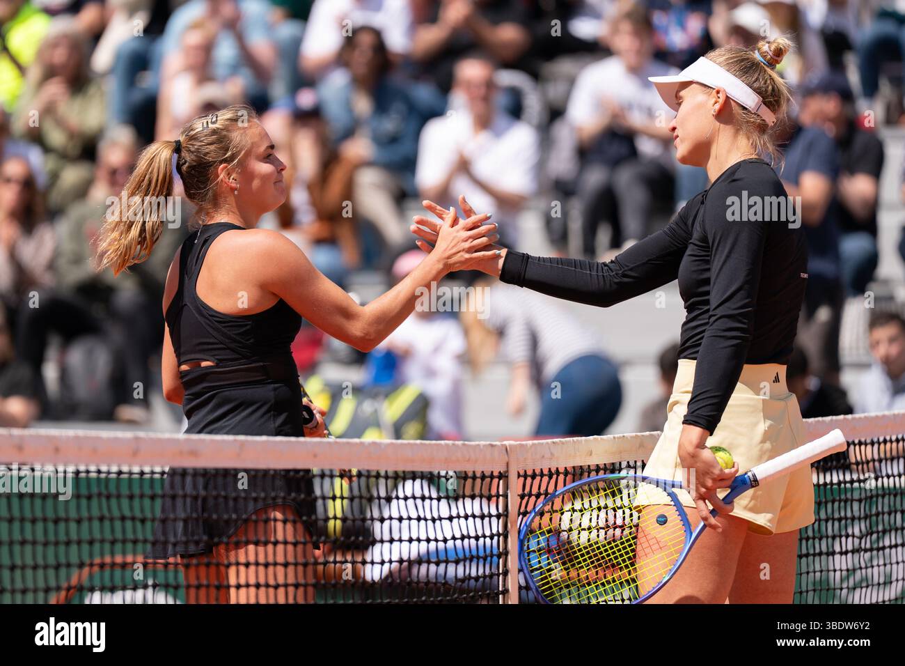Paris, France. 23rd May, 2025. PARIS, FRANCE - MAY 23: Yuliia Starodubtseva of Ukraine, Sara Bejlek of the Czech Republic during Previews ahead of the 2025 French Open at Roland Garros on May 23, 2025 in Paris, France. (Photo by Marleen Fouchier/BSR Agency) Credit: BSR Agency/Alamy Live News Stock Photo
