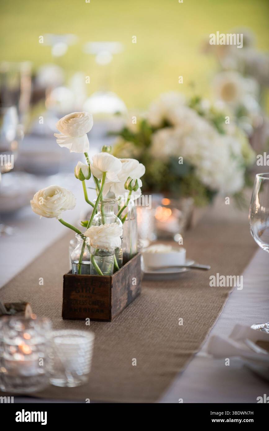 Peaceful centerpiece hi-res stock photography and images - Alamy