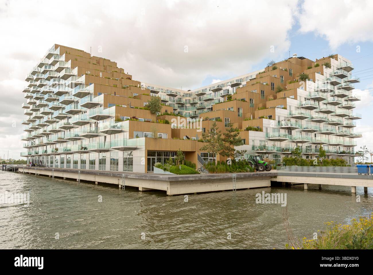 Architecture of Sluishuis on IJburg island modern floating architecture ...
