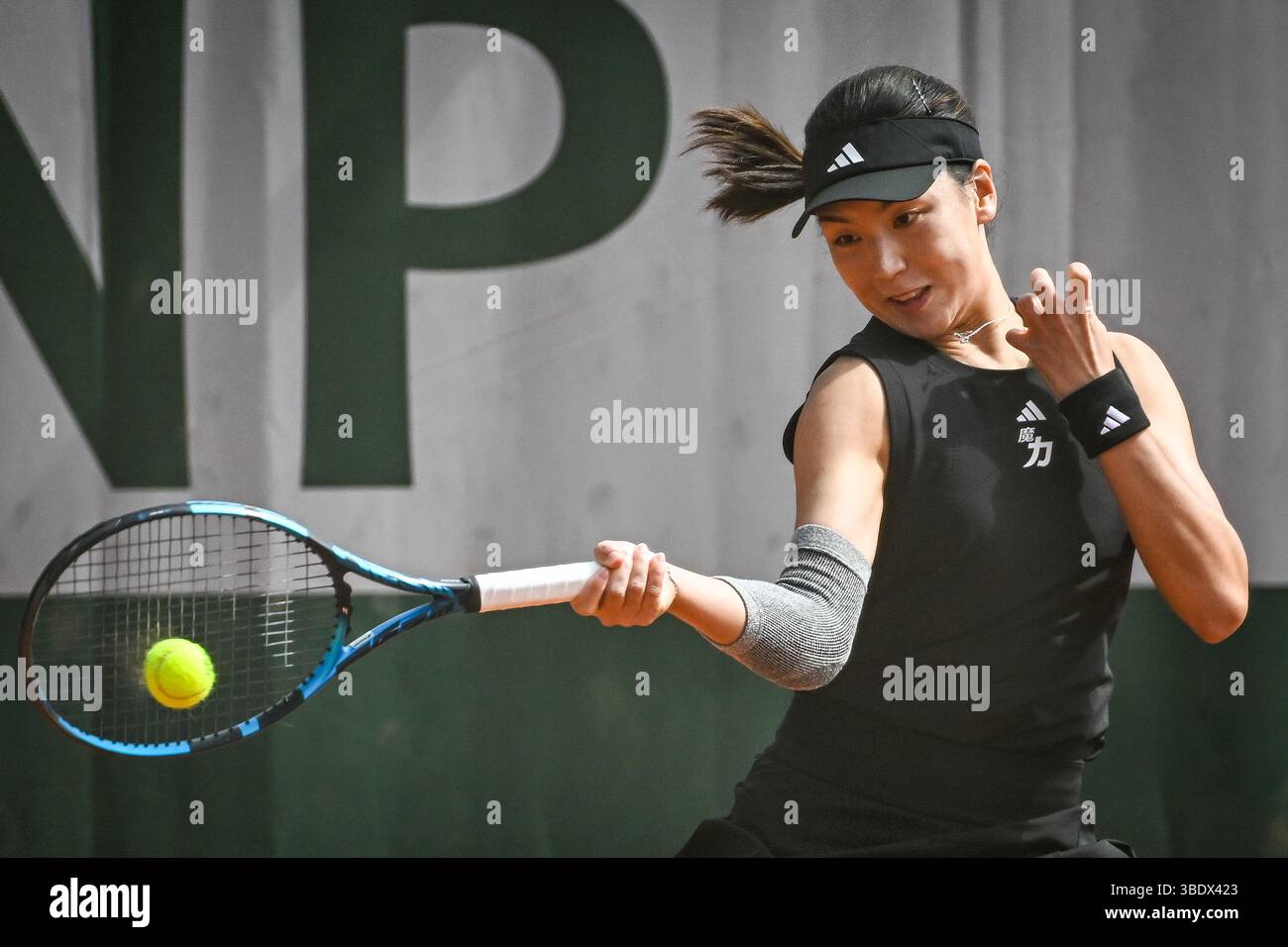 Xinyu WANG Of China During The Second Day Of The Roland Garros 2025 Xinyu Wang Of China During The Second Day Of The Roland Garros 2025 French Open Grand Slam Tennis Tournament On 26 May 2025 At Roland Garros Stadium In Paris France 3BDX423