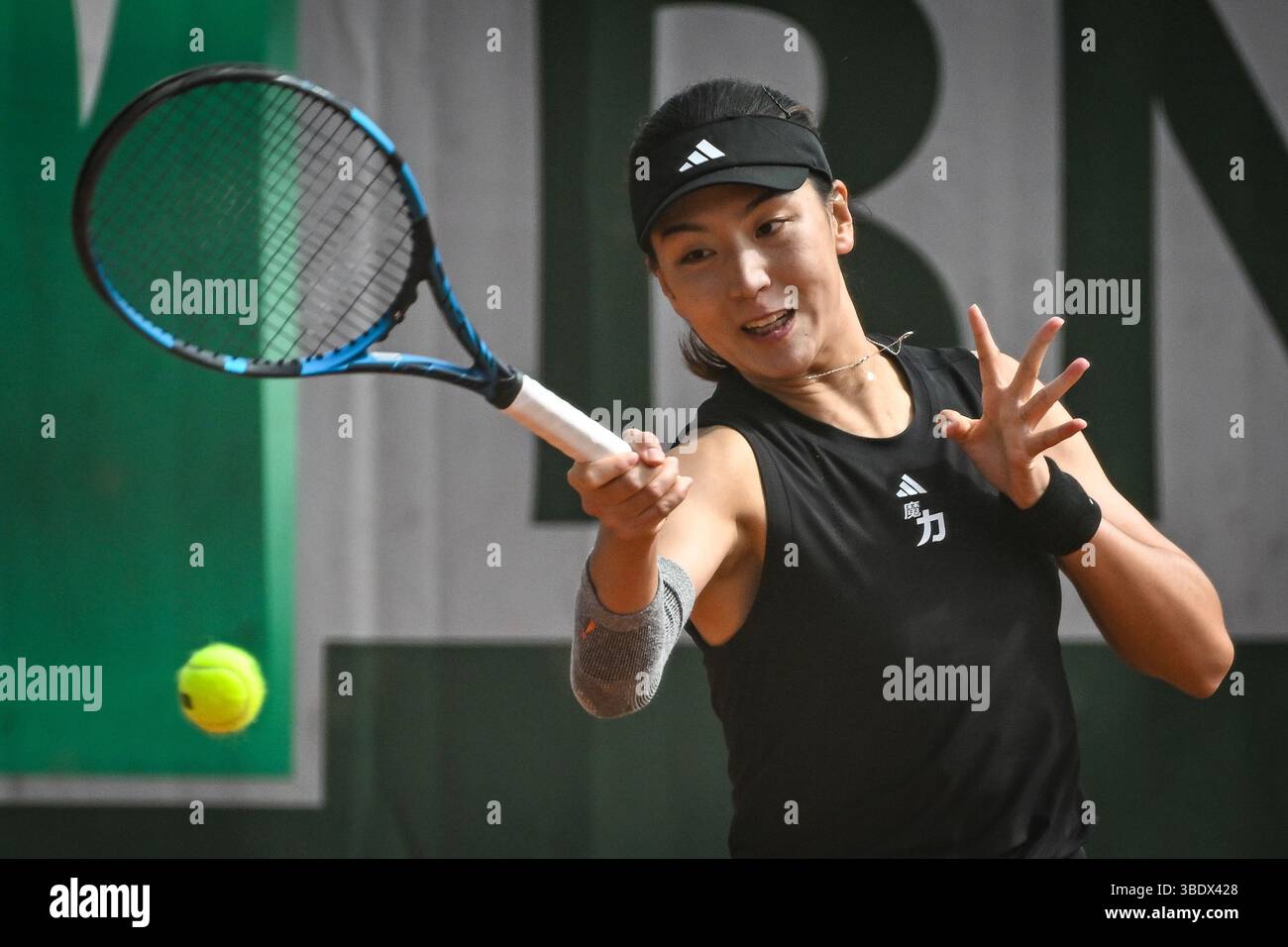 Xinyu WANG Of China During The Second Day Of The Roland Garros 2025 Xinyu Wang Of China During The Second Day Of The Roland Garros 2025 French Open Grand Slam Tennis Tournament On 26 May 2025 At Roland Garros Stadium In Paris France 3BDX428