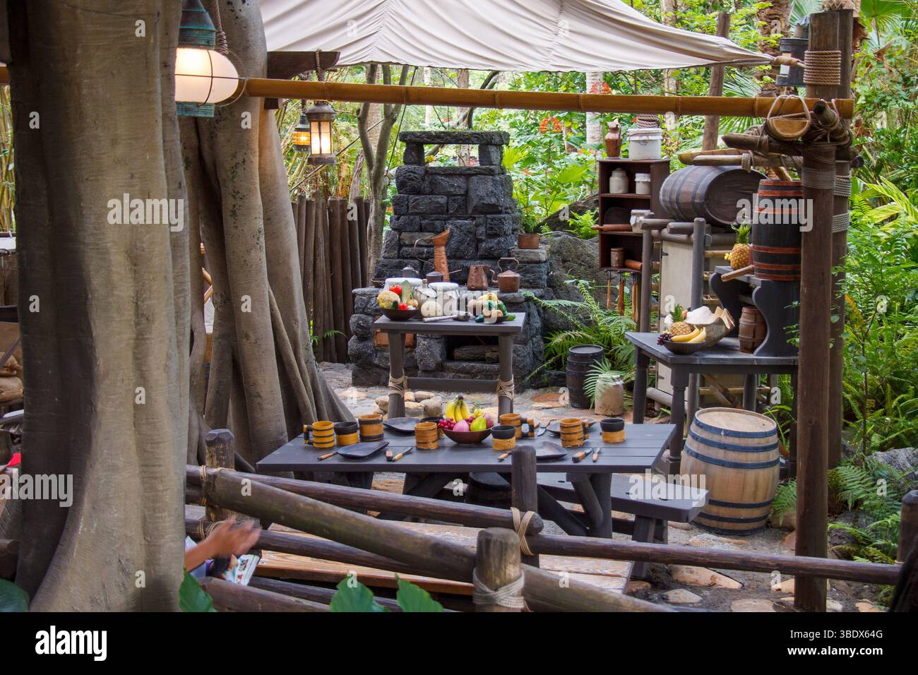 The Swiss Family treehouse in Adventureland, Magic Kingdom amusemenet ...
