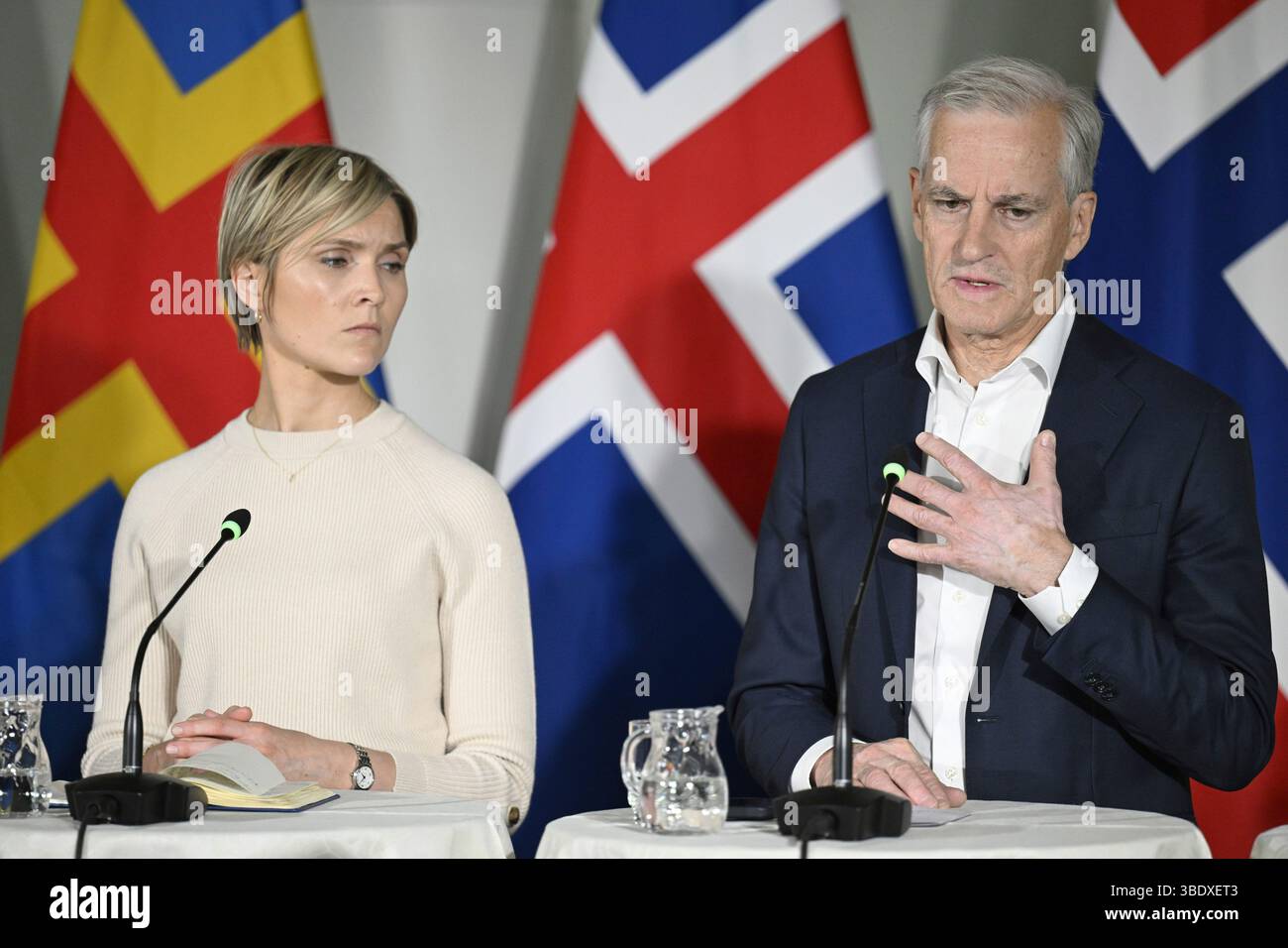 Norway s Prime Minister Jonas Gahr St re Right Flanked By Prime norway-s-prime-minister-jonas-gahr-st-re-right-flanked-by-prime
