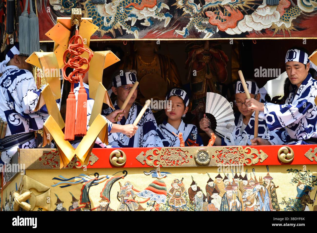 Gion Matsuri Floats Are Wheeled Through The City In Japans Most Famous gion-matsuri-floats-are-wheeled-through-the-city-in-japans-most-famous