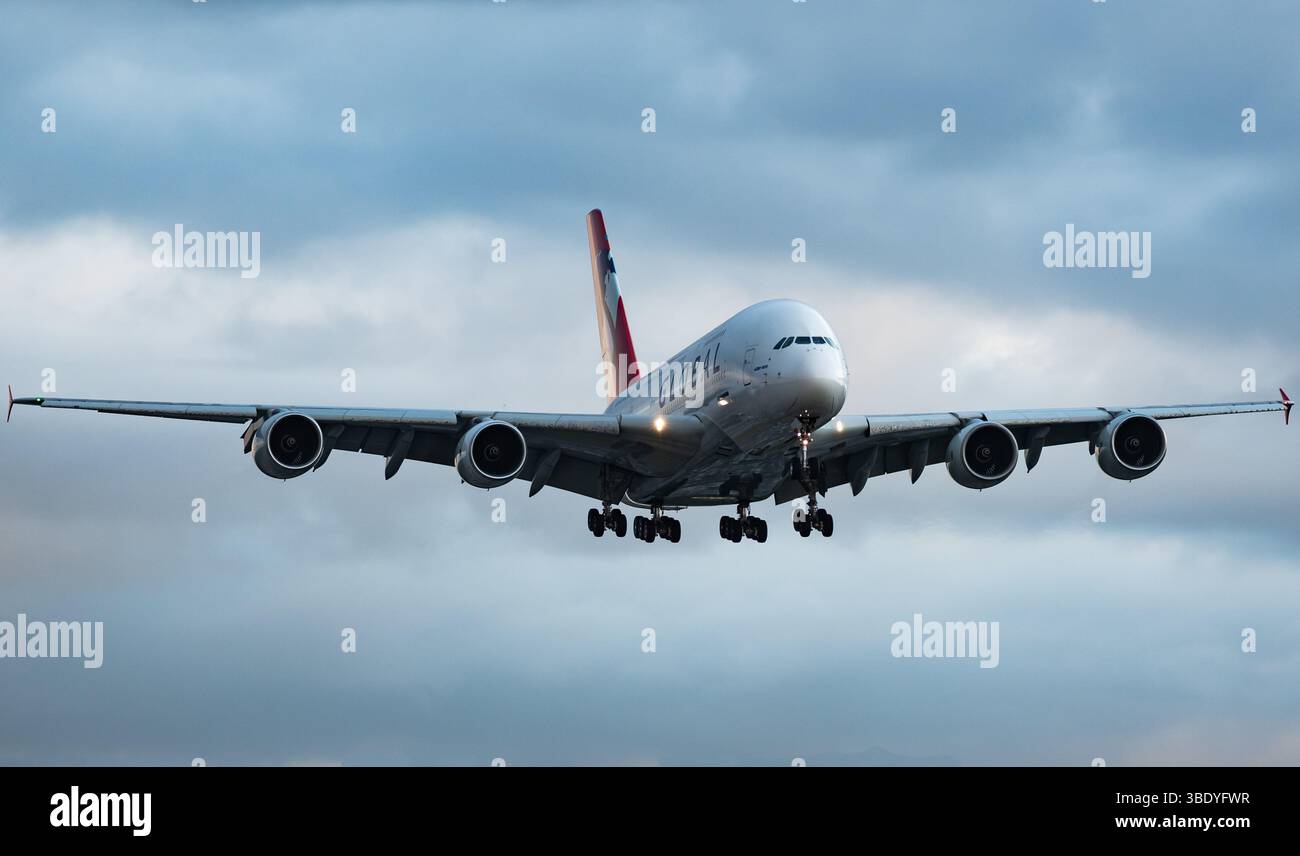 China southern airlines a380 hi-res stock photography and images