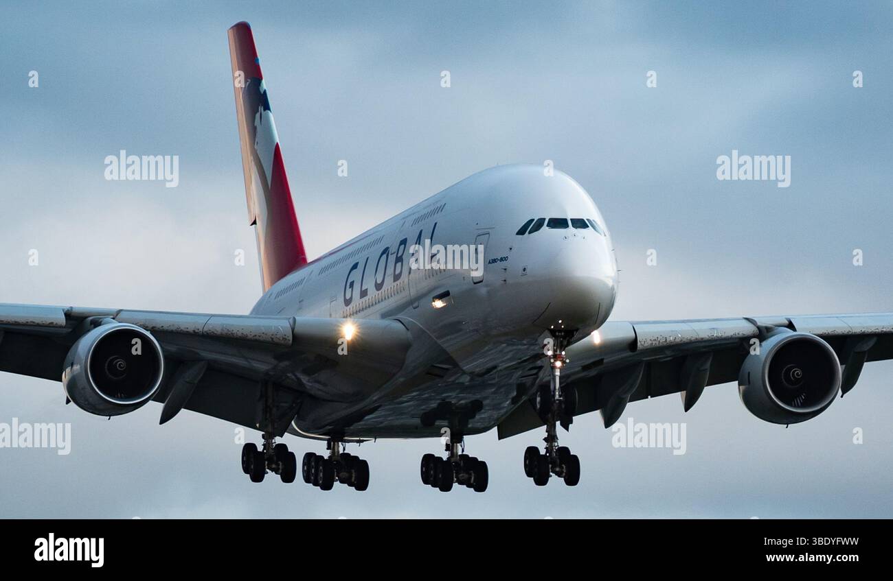 China southern airlines a380 hi-res stock photography and images