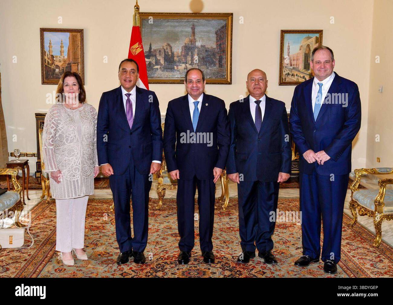 Egyptian President, Abdel Fattah Al-Sisi, receives US Chamber of Commerce President, Susan Clark, Egyptian President, Abdel Fattah Al-Sisi, receives US Chamber of Commerce President, Susan Clark, and a delegation of American businessmen participating in the Egyptian-American Economic Forum in Cairo, Egypt, May 26, 2025. Photo by Egyptian President Office apaimages Cairo Cairo Egypt 260525 EGYPT EPO 001 Copyright: xapaimagesxEgyptianxPresidentxOfficexxapaimagesx Stock Photo