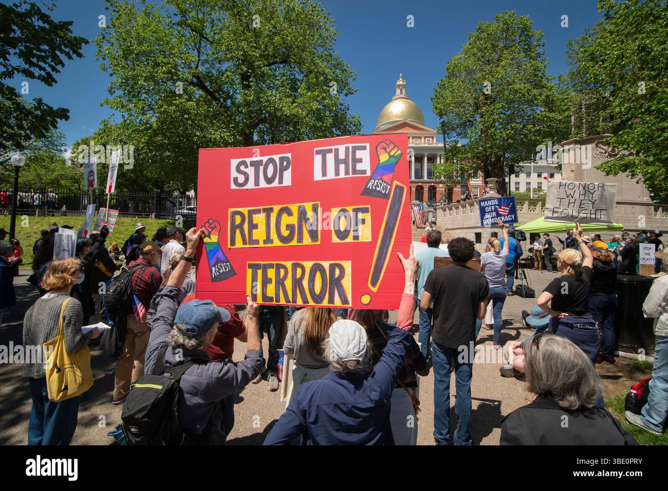 50 state trump protests hi-res stock photography and images - Alamy