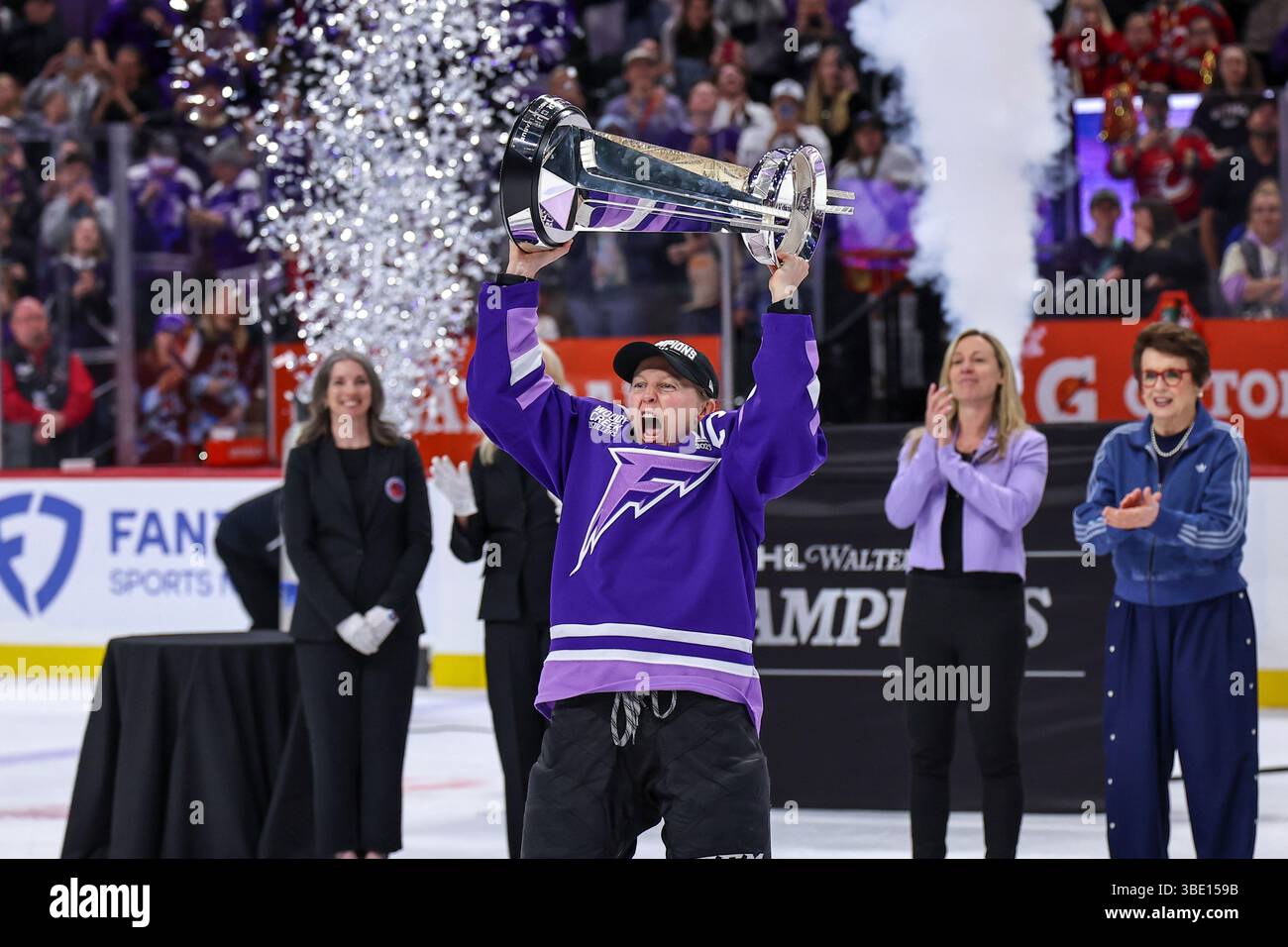 may-26th-2025-minnesota-frost-forward-kendall-coyne-schofield-26