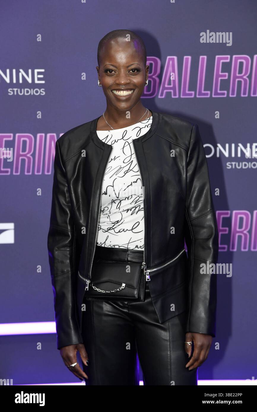 Palst Florence Kasumba bei derFrom the World of John Wick Ballerina Premiere ...