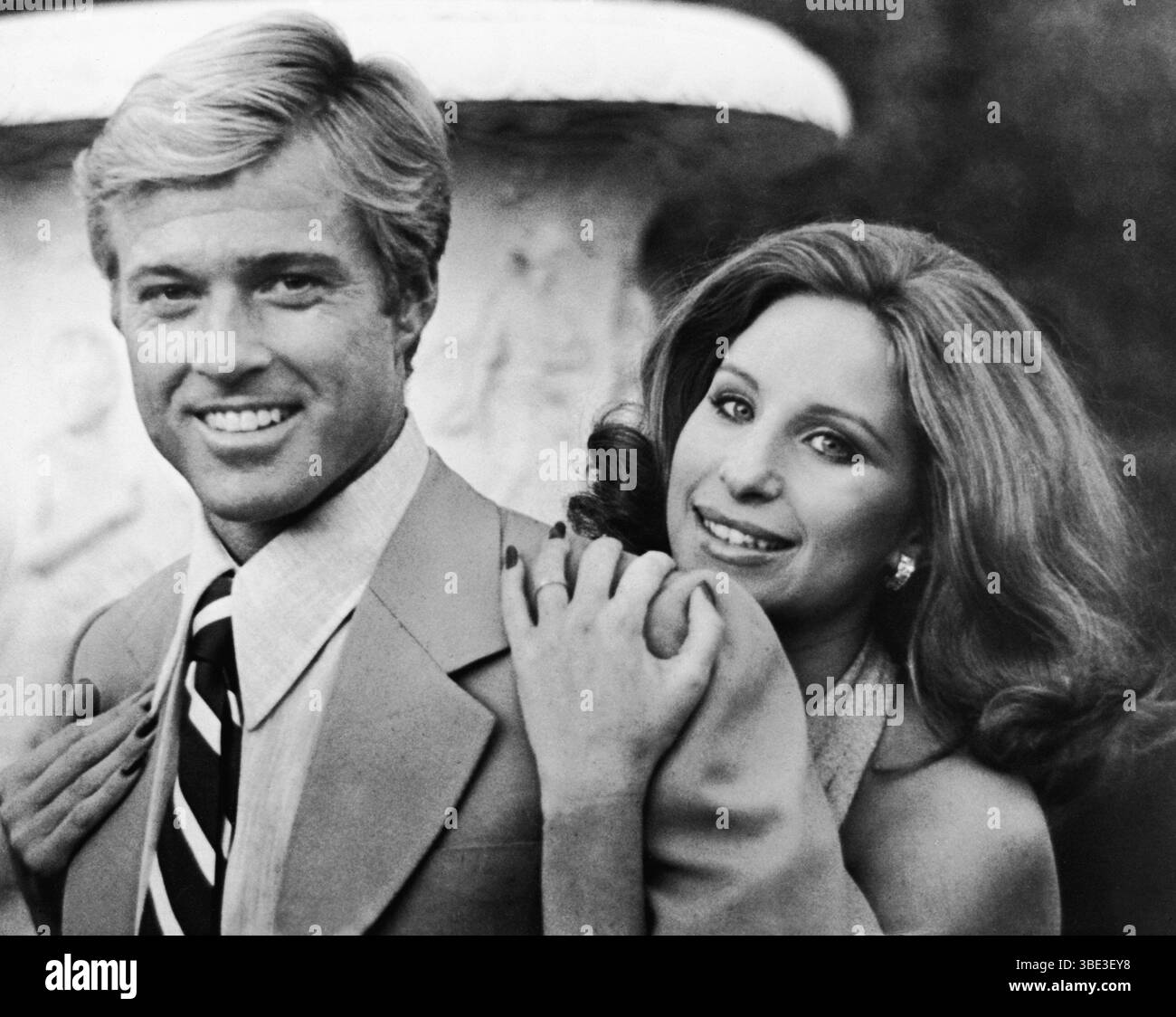 Photo Vintage 1973 - Barbara Streisand Et Robert Redford Aux Studios Paramount, Occasion