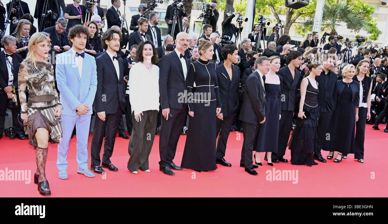 Actors and actresses from the films in the running for the Caméra d'Or ...