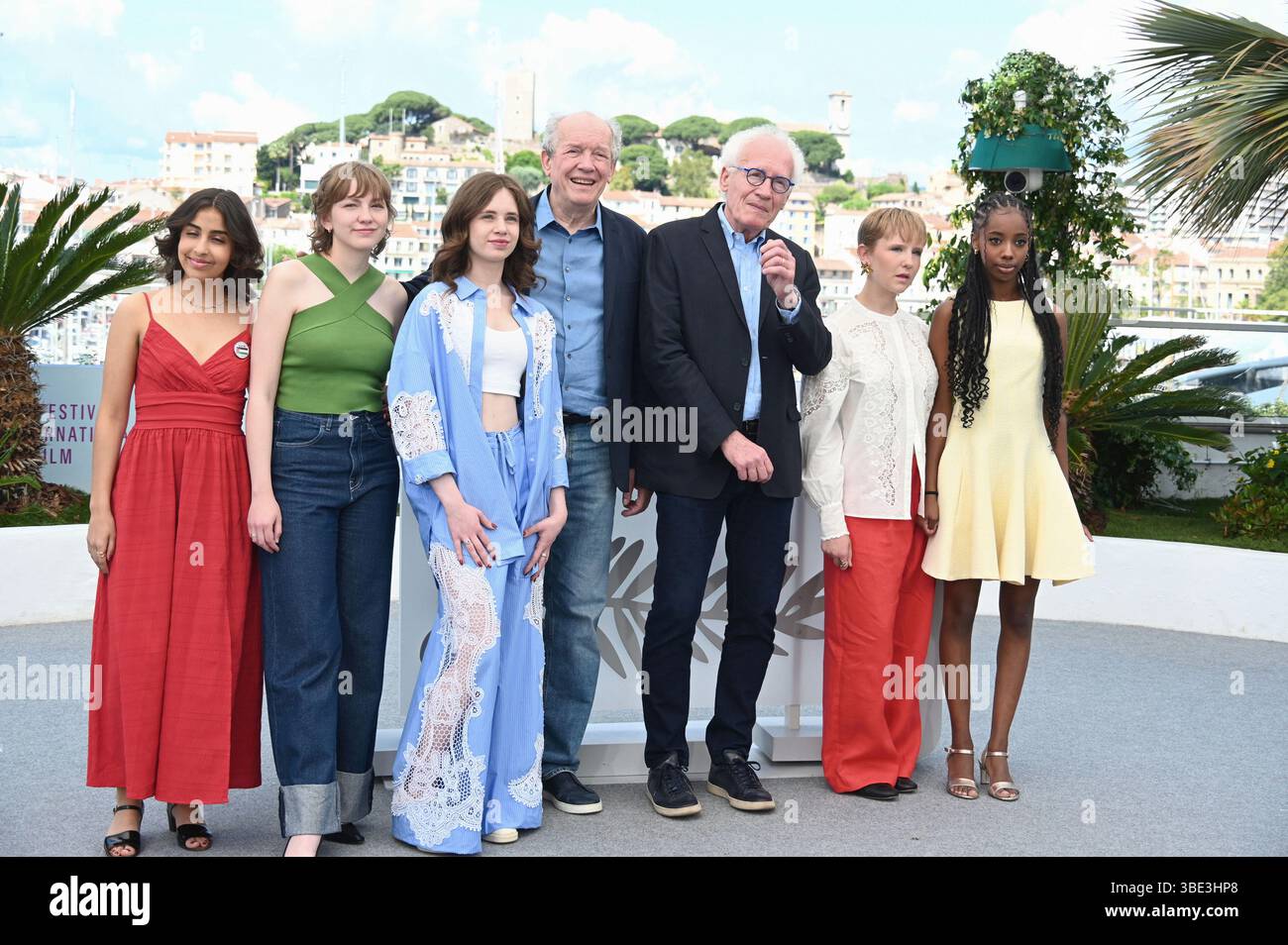 Cast and crew: Lucie Laruelle, Janaïna Halloy, Babette Verbeek, Luc Dardenne, Jean-Pierre Dardenne, Samia Hilmi, Elsa Houben Photocall of the film 'Jeunes mères' ('The Young Mother's Home') 78th Cannes Film Festival 24 May 2025 Stock Photo