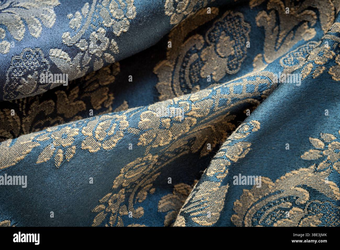 Silk with gold thread hi-res stock photography and images - Alamy
