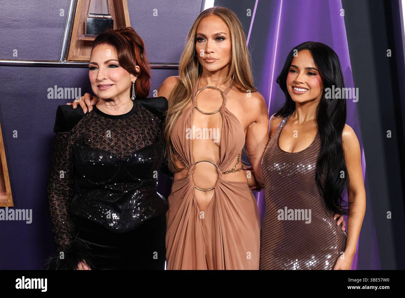 LAS VEGAS, NEVADA, USA MAY 26 Gloria Estefan, Jennifer Lopez (J.Lo(02)