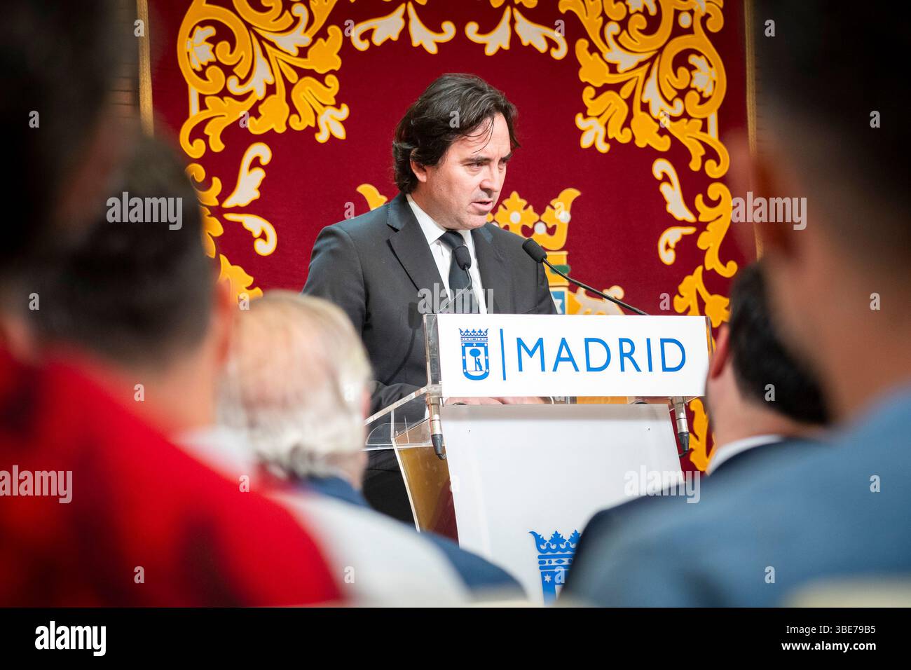 Raul Martin Presa speaks at Jose Luis Martinez-Almeida welcomes Rayo ...
