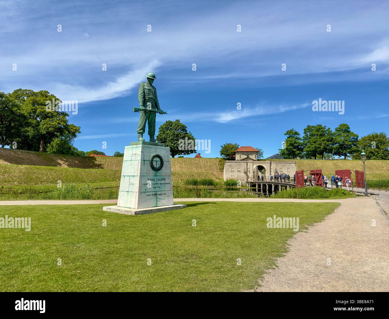 Dänisches Soldatendenkmal in der Festung Kastellet bei Sonnenschein, Kopenhagen - Smartphone Captured Stock Image