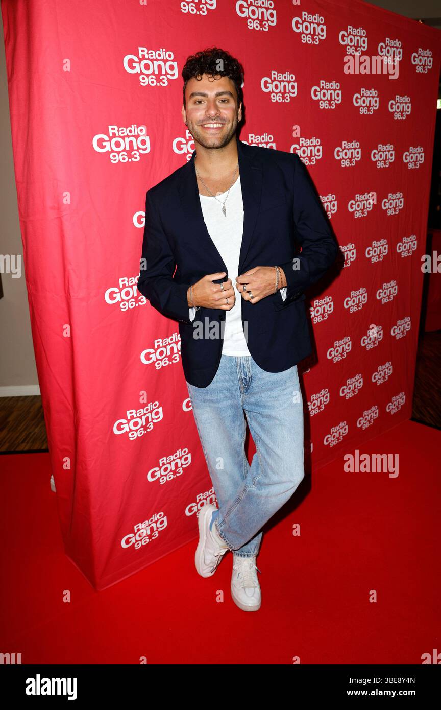 Alessandro Capasso beim 40 Jahre Radio Gong Event im GOP VarietÃ ...