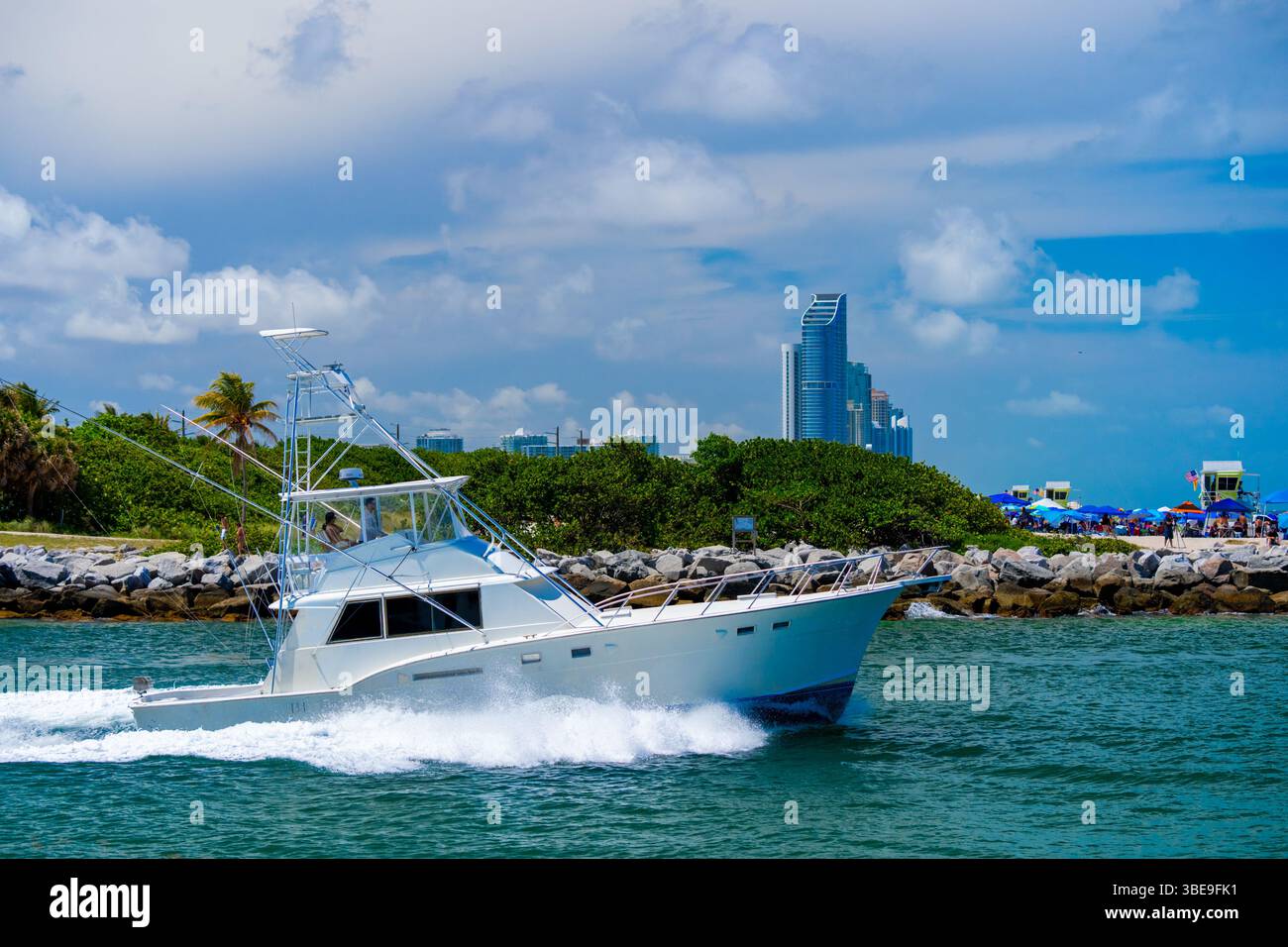 Miami Beach, FL, USA - May 25, 2025: Luxury yacht in Miami Haulover ...