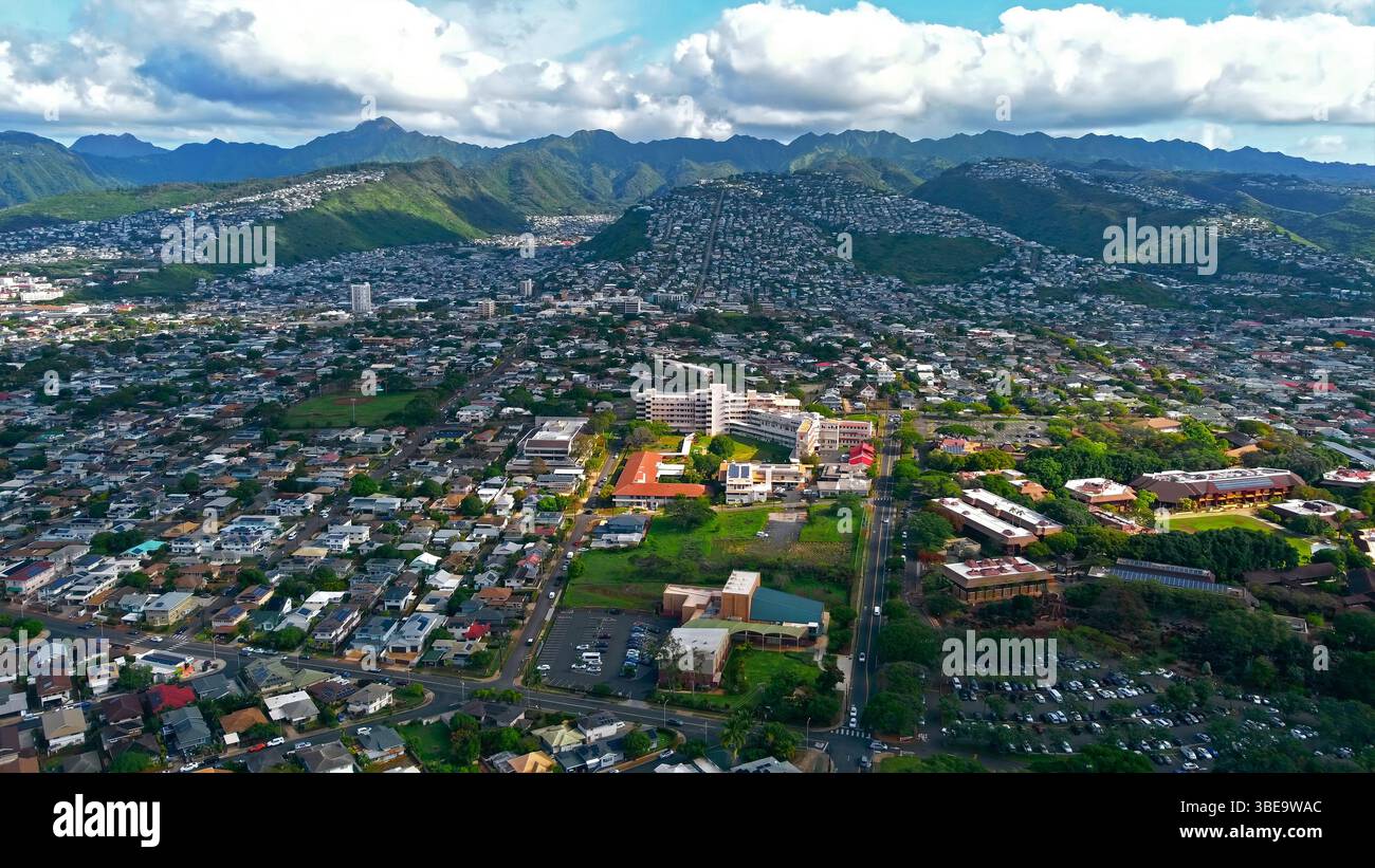 Aerial view green valley honolulu hi-res stock photography and images ...