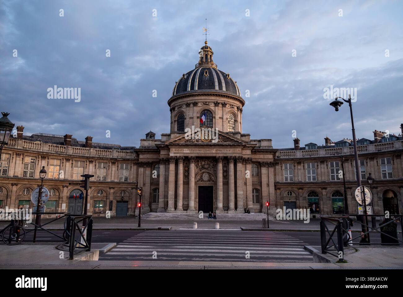 Collège des quatre nations hi-res stock photography and images - Alamy