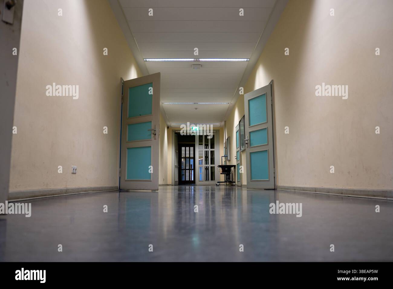 Realschulabschluss hi-res stock photography and images - Alamy, image size:1300x956