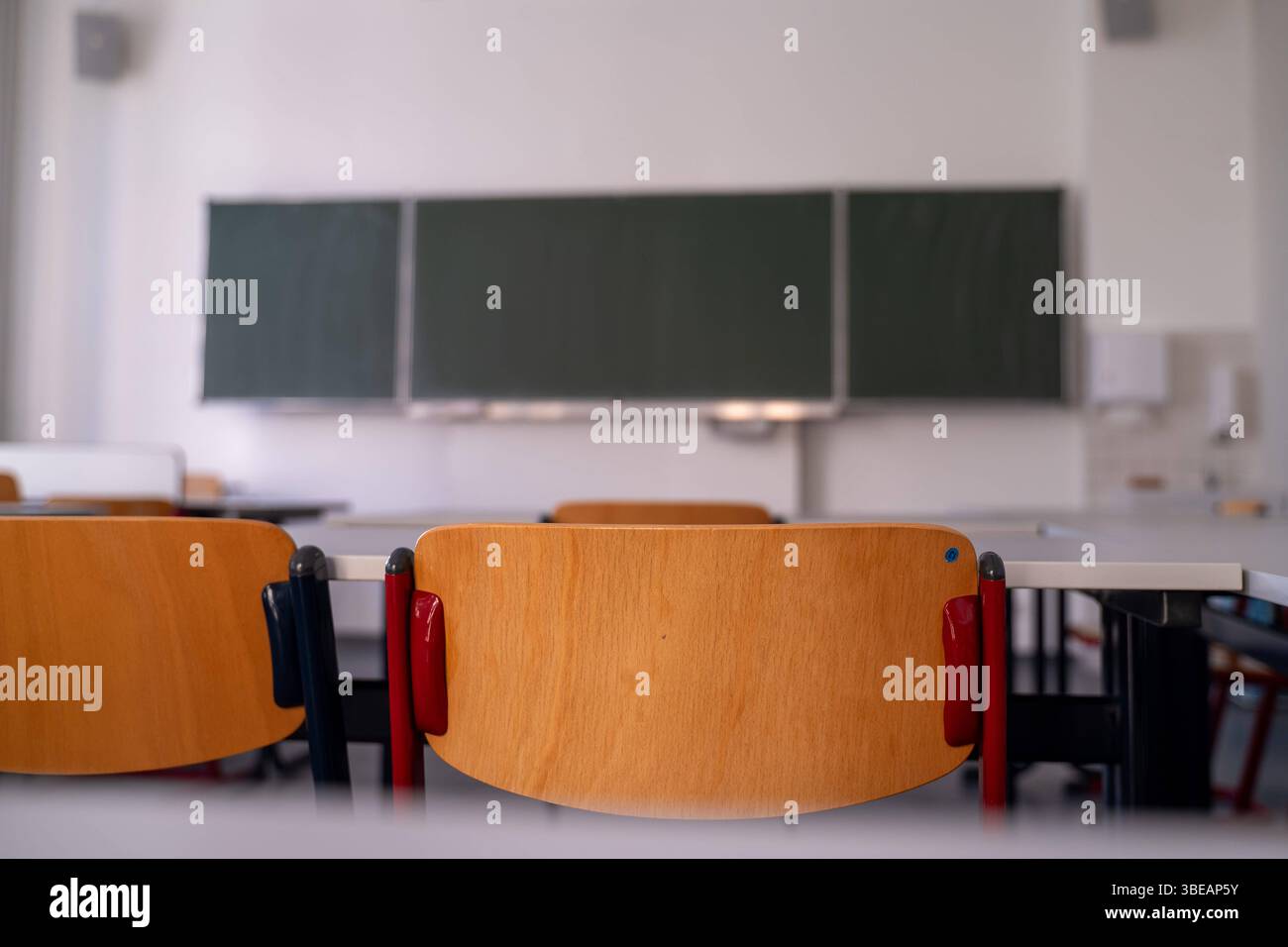 Theater an der Parkaue: Theater und Schule #2 by THEATER AN DER PARKAUE -  Junges Staatstheater Berlin - Issuu, image size:1300x956