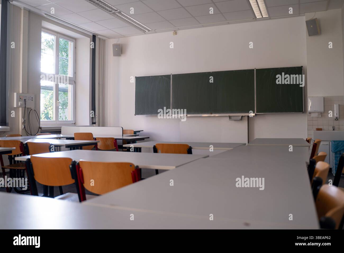 Realschulabschluss hi-res stock photography and images - Alamy, image size:1300x956