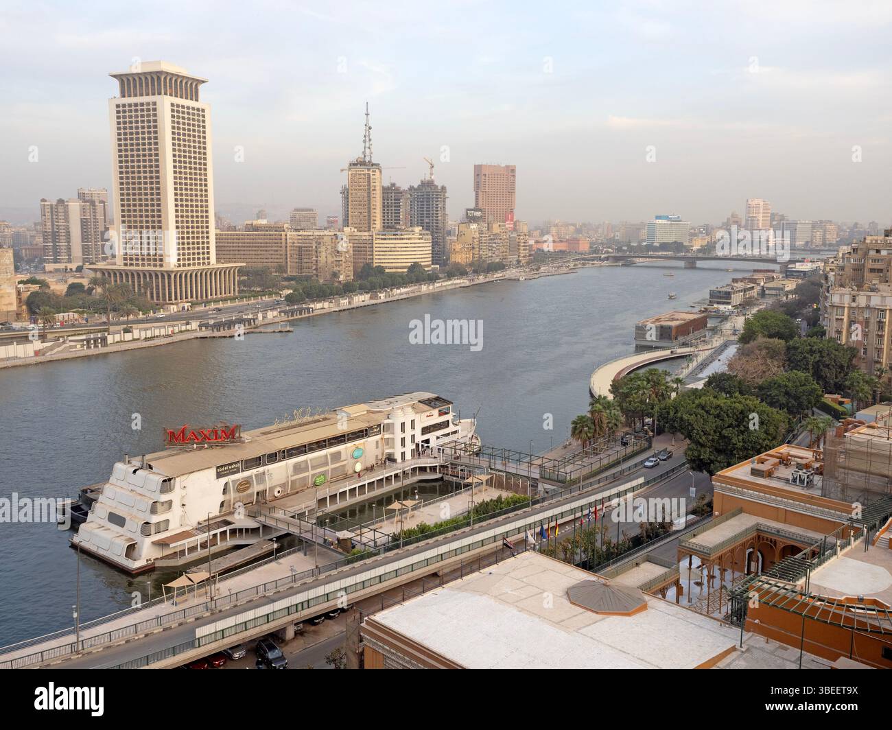 The Nile River flowing through Cairo Stock Photo - Alamy