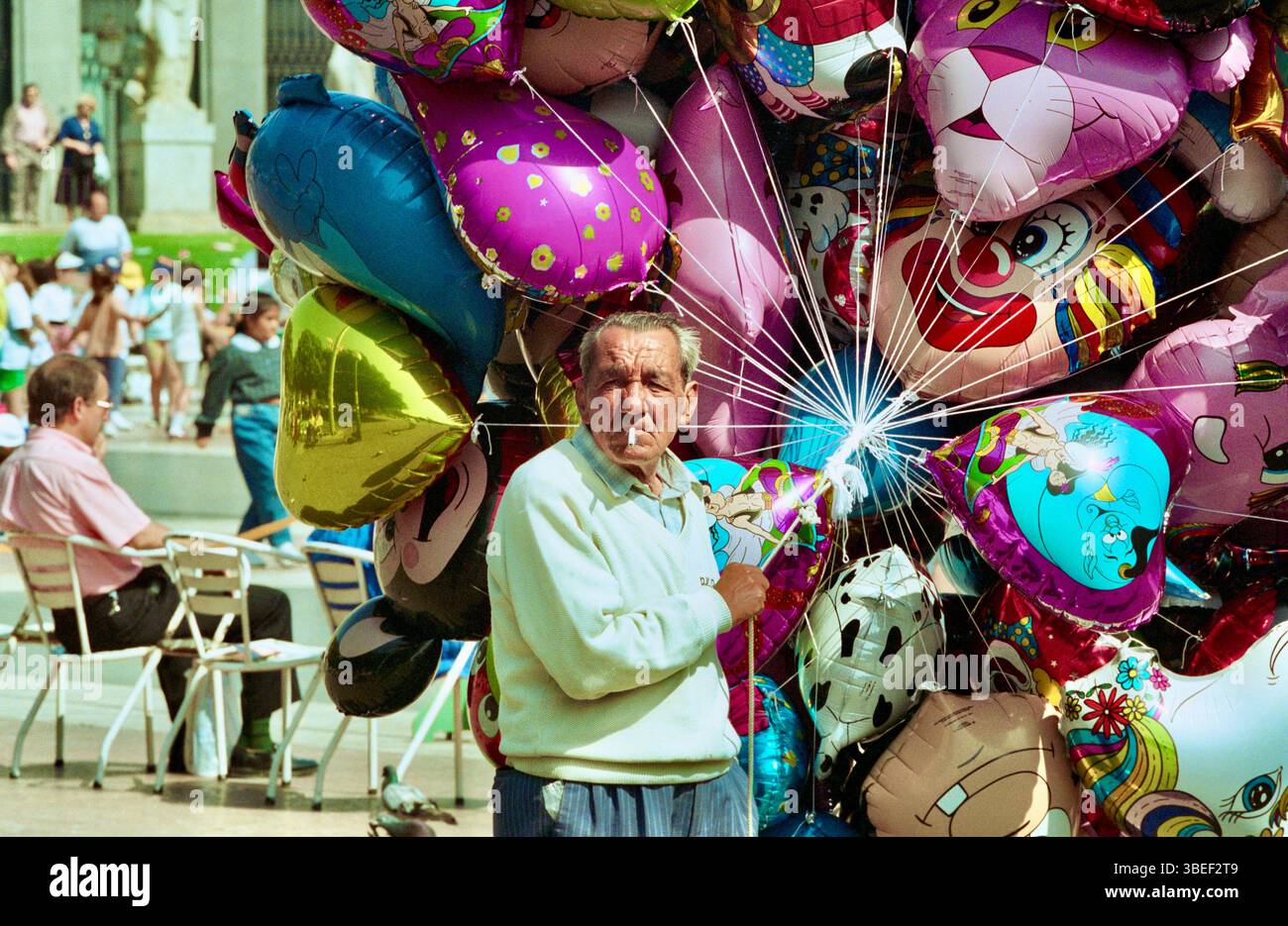 cigarette balloons Cigarette salesman hi-res stock photography and images
