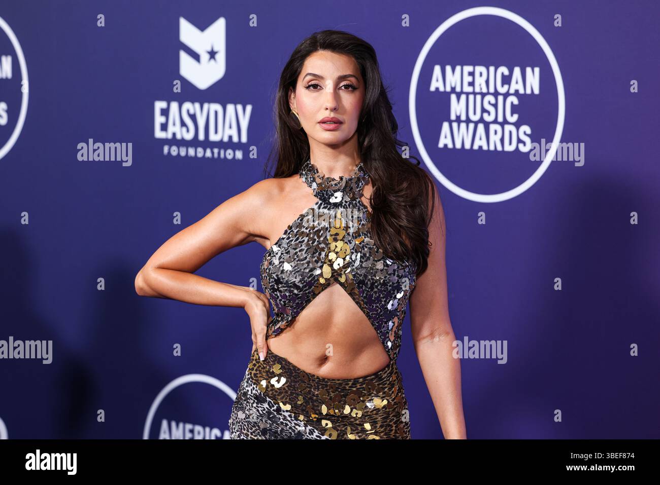 Qattiq mushuk Ayol emizish porno video