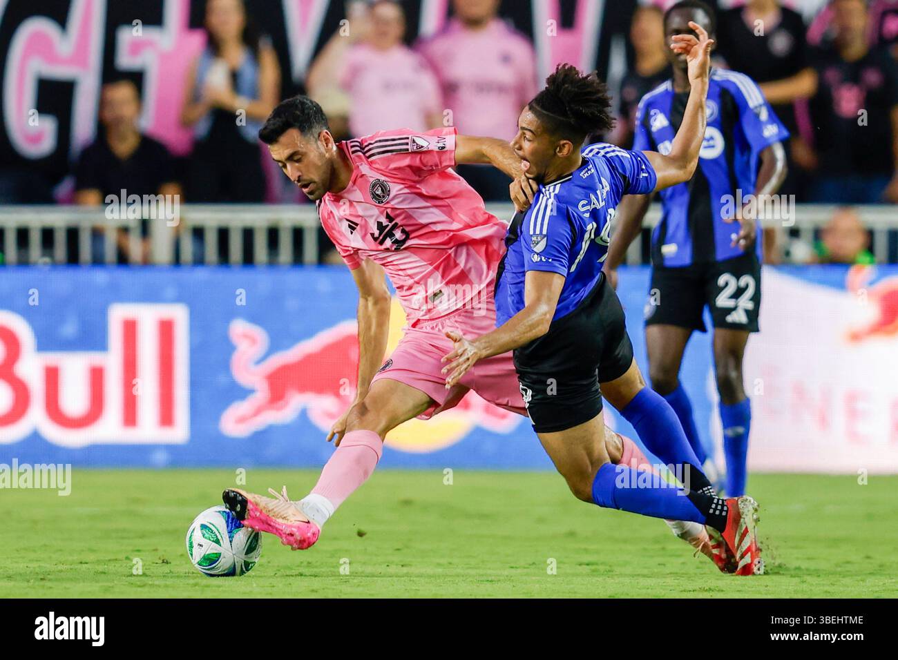FORT LAUDERDALE, FL - MAY 28: Sergio Busquets (5) of Inter Miami CF and ...