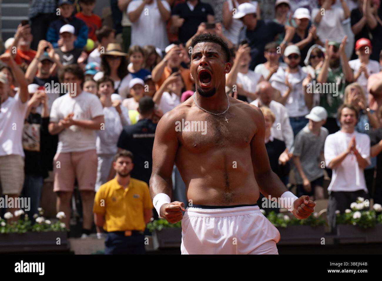 Arthur Fils of France throws celebrates his victory over Jaume Munar of Spain during the Men's Singles Second Round match on Day Five of the 2025 French Open at Roland Garros on May 29, 2025 in Paris, France. Photo by Laurent Zabulon/ABACAPRESS.COM Credit: Abaca Press/Alamy Live News Stock Photo