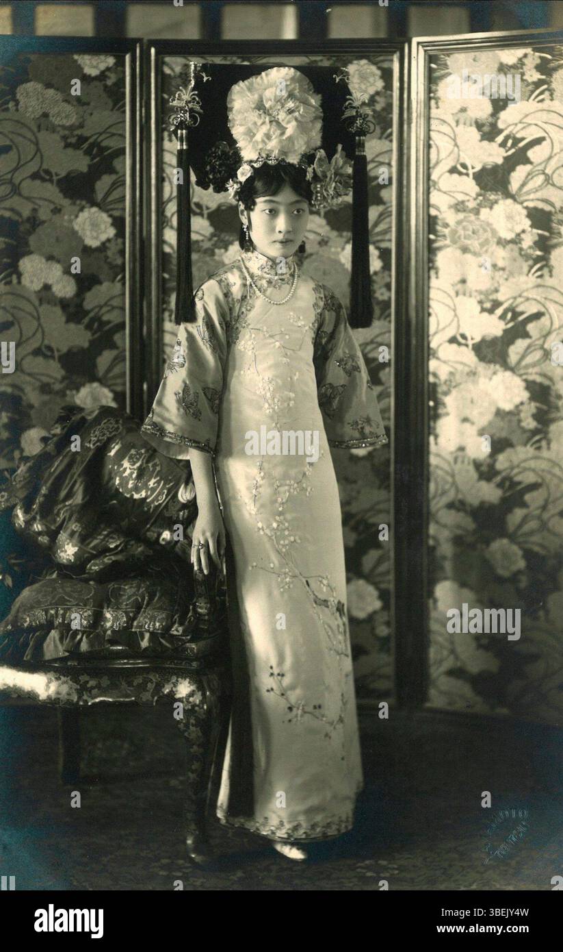 Wanrong, the Empress of China, is depicted in Tianjin between 1925 and ...