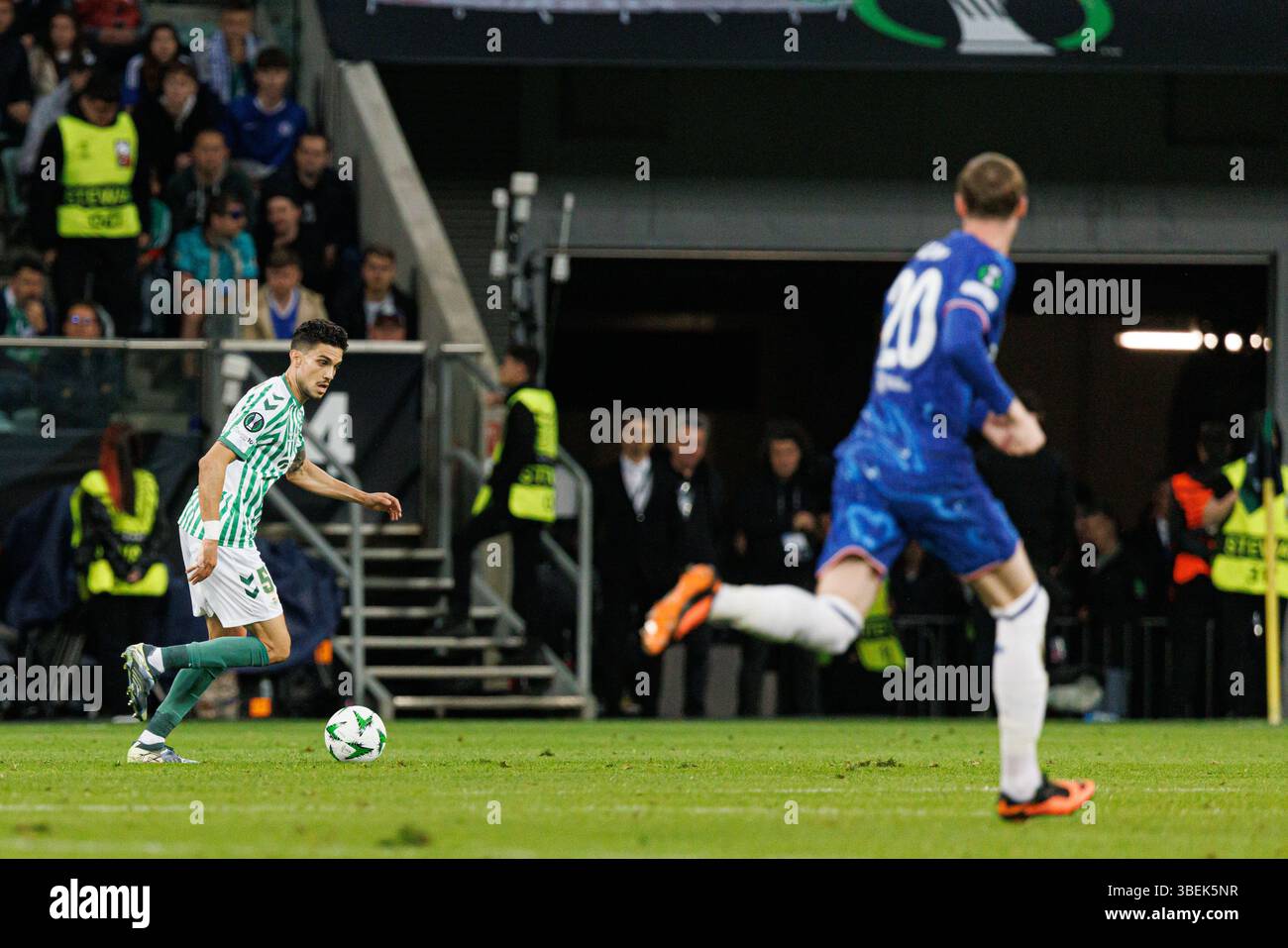 Écharpe Finale UEFA Conference League 2025 – Real Betis Vs Chelsea – Neuve