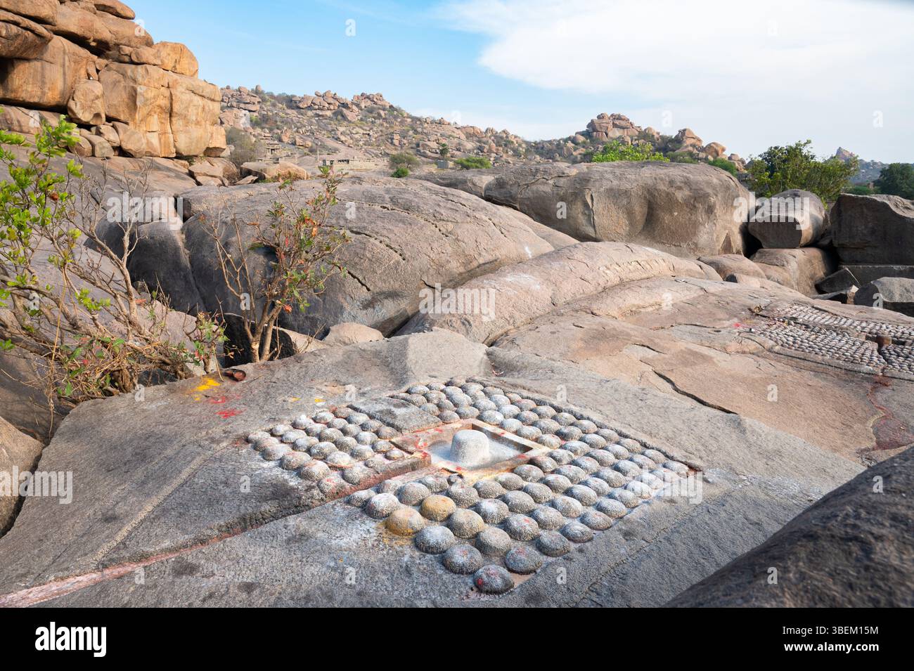 Drying washing on the warm rocks hi-res stock photography and images ...