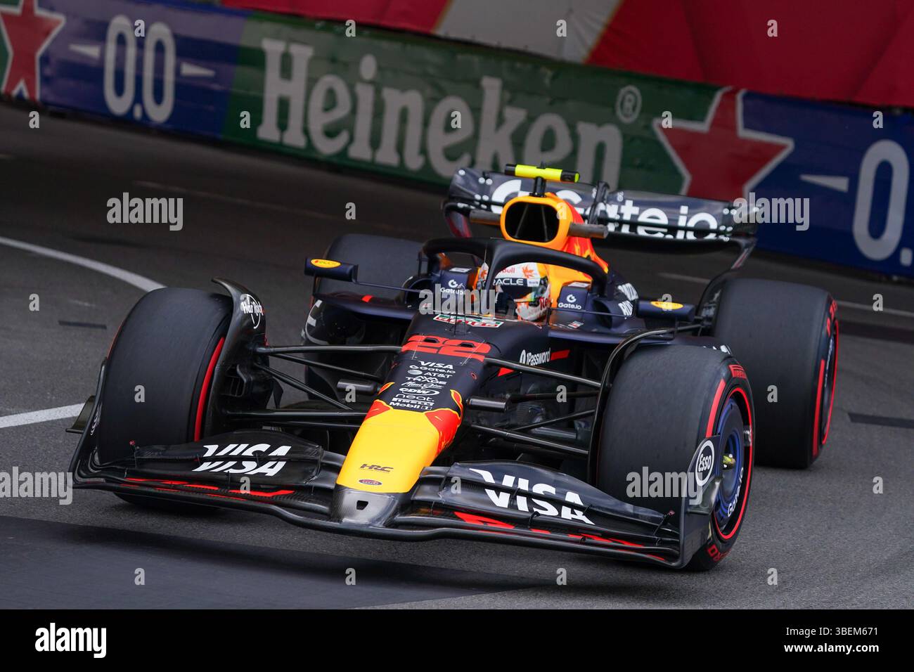 Oracle Red Bull Racing Japan Yuki Tsunoda of Japan driving the (22) Oracle Red Bull Racing RB21 ...