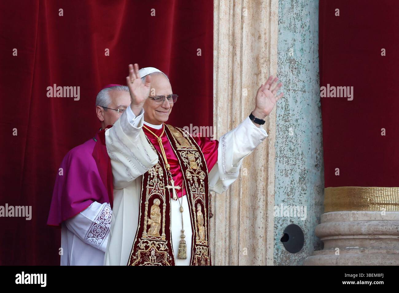 Vatican City, 8 May, 2025. Newly elected Pope Leo XIV appears at the central Loggia of St. Peter’s Basilica. Stock Photo