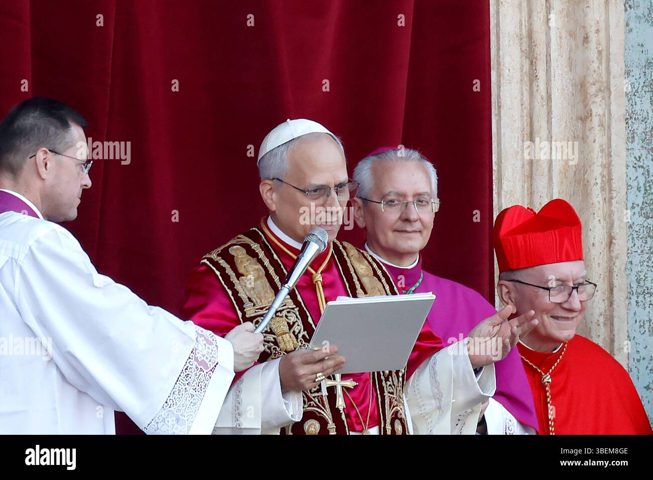 Vatican City, 8 May, 2025. Newly elected Pope Leo XIV appears at the central Loggia of St. Peter’s Basilica. Stock Photo