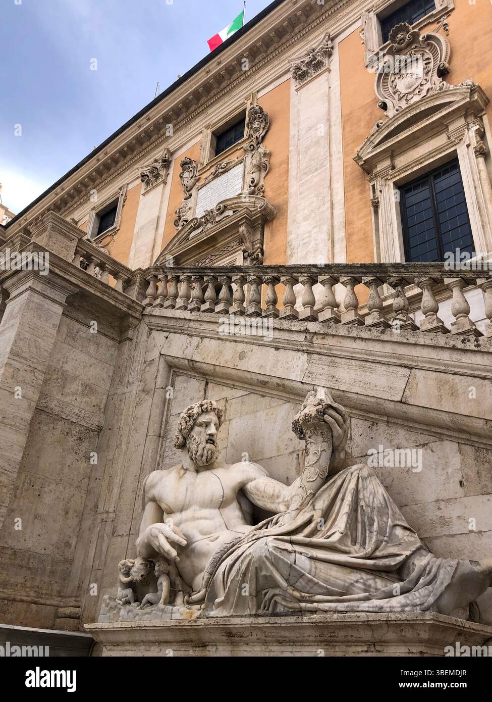 With goddess roma hi-res stock photography and images - Alamy