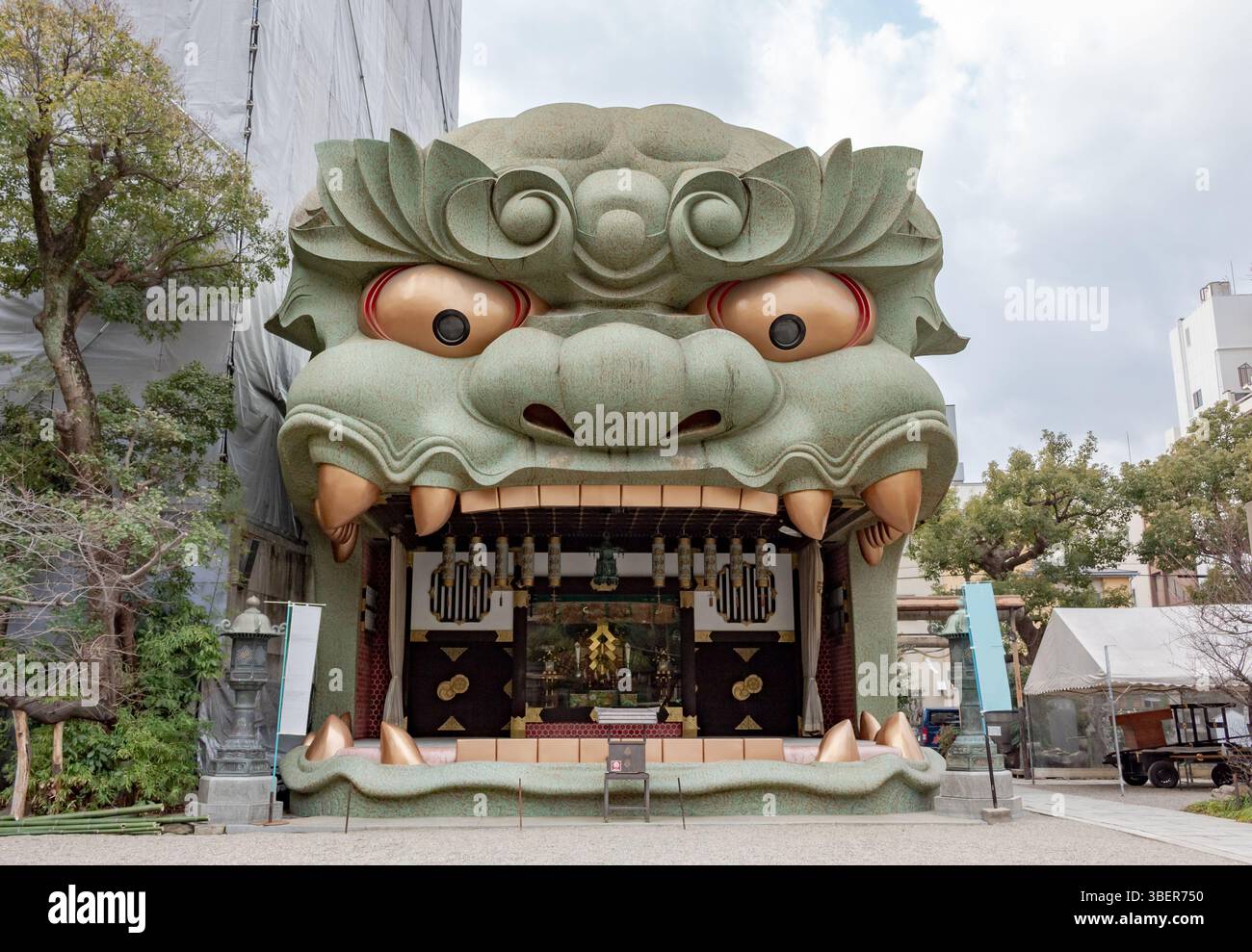 Namba yasaka jinja shrine hi-res stock photography and images - Alamy