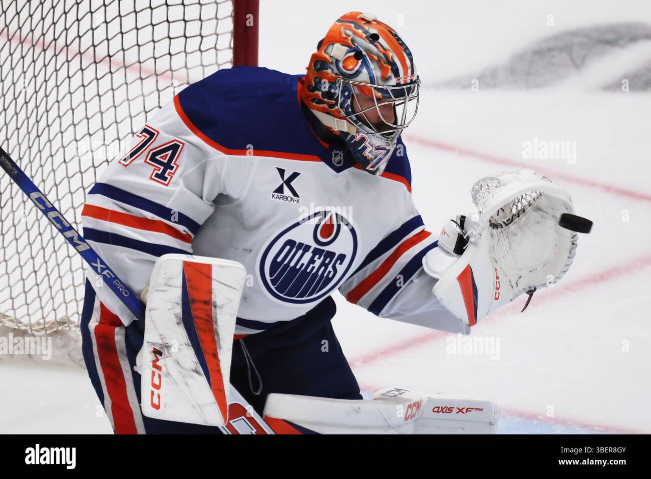 Edmonton Oilers goaltender Stuart Skinner warms up before Game 5 of the ...
